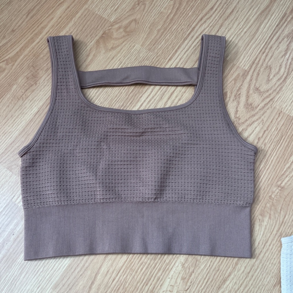 Yogalicious Bundle of Two Cropped Athletic Waffle Knit Work Out Tops Size Large - Picture 2 of 7